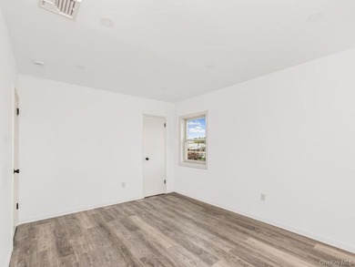 Immaculate Newly Renovated Brick semi attached 1 Family Home - photo 20