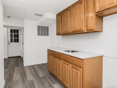 Immaculate Newly Renovated Brick semi attached 1 Family Home - photo 27