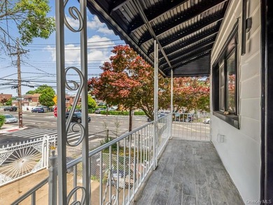 Immaculate Newly Renovated Brick semi attached 1 Family Home - photo 29