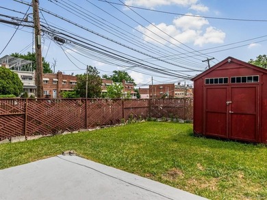 Immaculate Newly Renovated Brick semi attached 1 Family Home - photo 30