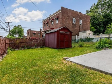 Immaculate Newly Renovated Brick semi attached 1 Family Home - photo 32