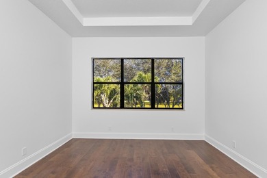 This classic Mediterranean estate in The Oaks has been - photo 37