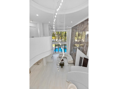This classic Mediterranean estate in The Oaks has been - photo 44