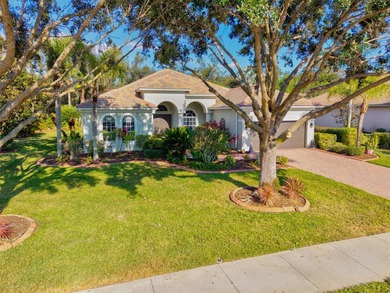 (private lake, pond, creek) Home For Sale in Bradenton Florida