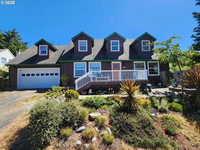 This beautiful 3-bedroom, 2.5-bath Cape Cod style home blends - photo 1