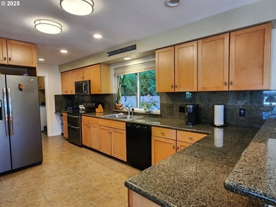 This beautiful 3-bedroom, 2.5-bath Cape Cod style home blends - photo 6