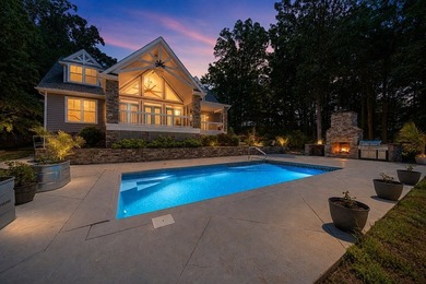 Beautiful custom-built lake retreat situated on a private 1.18 - photo 4
