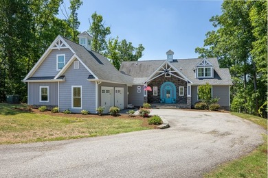 Beautiful custom-built lake retreat situated on a private 1.18 - photo 5