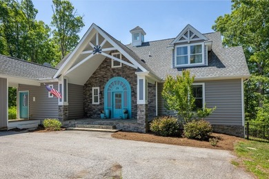 Beautiful custom-built lake retreat situated on a private 1.18 - photo 7