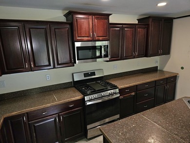If you are looking for a nice home, with it all, look no further - photo 4