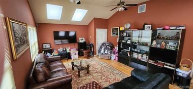 This is a Lovely U-Shaped Sprawling Ranch on over an acre of - photo 11