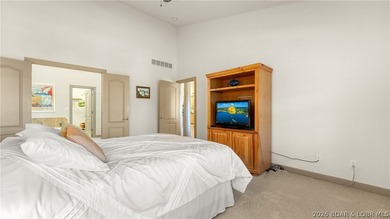 Come home to this inviting, welcoming villa at The Palms in Lake - photo 12