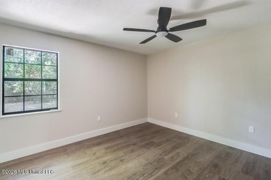 Back on the market through no fault of the seller. Get ready to - photo 13