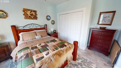Beautifully maintained single level home featuring vaulted - photo 18