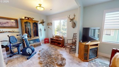 Beautifully maintained single level home featuring vaulted - photo 19