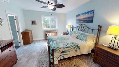 Beautifully maintained single level home featuring vaulted - photo 20