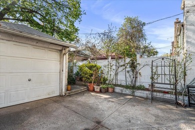 East Flatbush Opportunity! Welcome to this solid 3-bedroom, 2 - photo 3