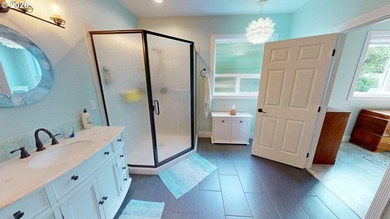 Beautifully maintained single level home featuring vaulted - photo 23
