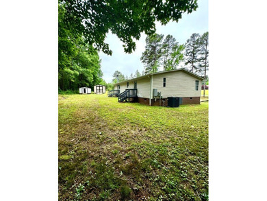 Escape to peaceful country living at Clarksville in this - photo 4