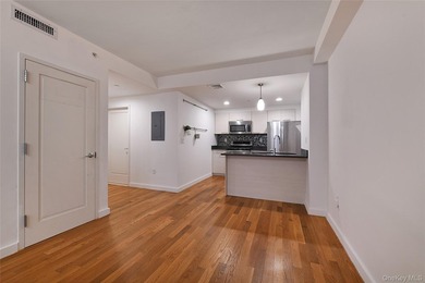 Bright and spacious 1-bedroom condo with private outdoor space - photo 6