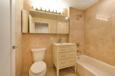 Bright and spacious 1-bedroom condo with private outdoor space - photo 10