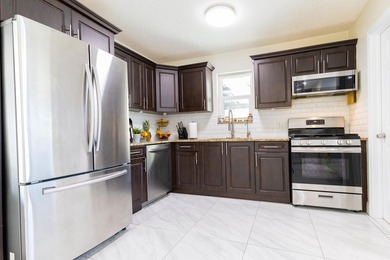 NO HOA! Nicely kept 3-bedroom, 2-bath single-family home - photo 11