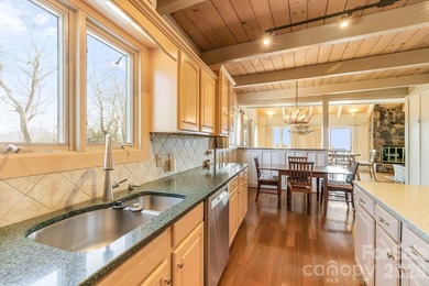 Ideally situated along the Sugar Mountain Ski Resort shuttle - photo 13