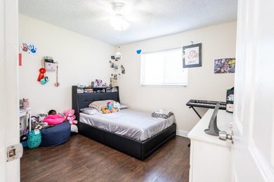 NO HOA! Nicely kept 3-bedroom, 2-bath single-family home - photo 17