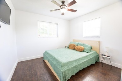 NO HOA! Nicely kept 3-bedroom, 2-bath single-family home - photo 20