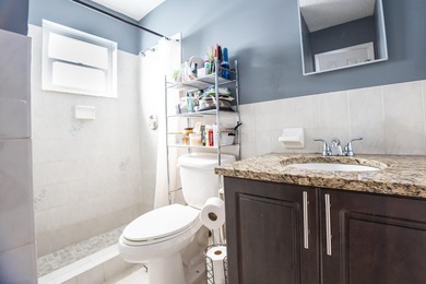 NO HOA! Nicely kept 3-bedroom, 2-bath single-family home - photo 23