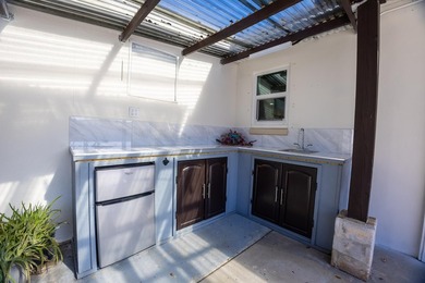 NO HOA! Nicely kept 3-bedroom, 2-bath single-family home - photo 28