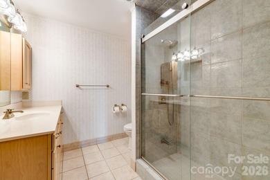 Ideally situated along the Sugar Mountain Ski Resort shuttle - photo 31