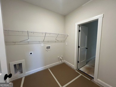 Take a look at the beautiful Williamsburg Plan! This home is - photo 11