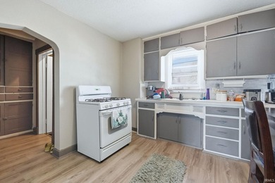 *Great investment opportunity with this well-maintained duplex - photo 13