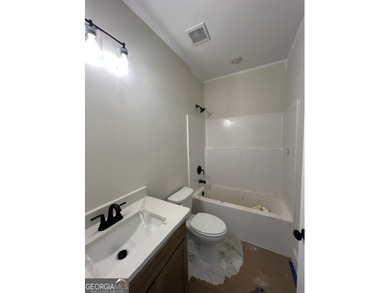 Take a look at the beautiful Williamsburg Plan! This home is - photo 13