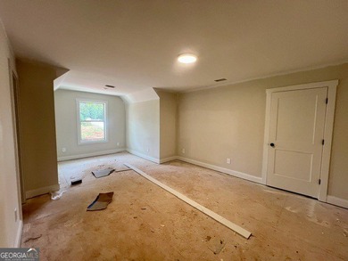 Take a look at the beautiful Williamsburg Plan! This home is - photo 16