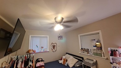 This beautifully renovated ranch home in Venice Park, Atlantic - photo 17