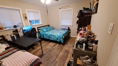 This beautifully renovated ranch home in Venice Park, Atlantic - photo 22