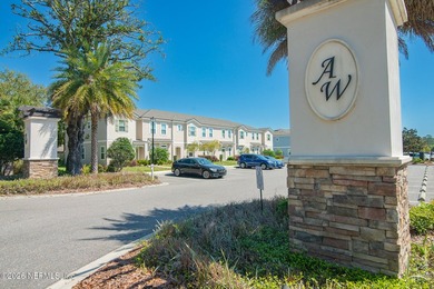 Beautifully maintained 3-bedroom & 2.5-bath townhome built in - photo 22