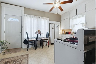 *Great investment opportunity with this well-maintained duplex - photo 27