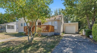 This beautifully renovated ranch home in Venice Park, Atlantic - photo 33