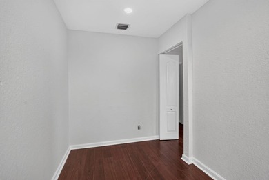 This spacious true 5-bedroom, 3-bathroom home in a gated West - photo 39