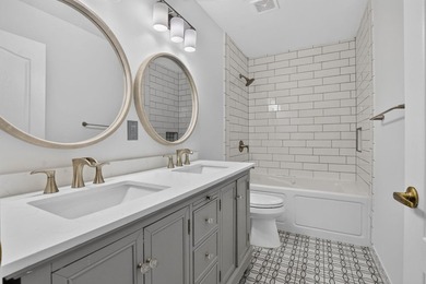This spacious true 5-bedroom, 3-bathroom home in a gated West - photo 43