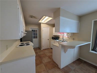 Opportunity awaits at 6142 Camway in Corpus Christi, Texas. This - photo 6