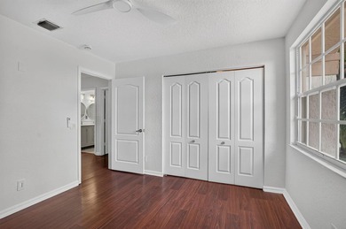 This spacious true 5-bedroom, 3-bathroom home in a gated West - photo 46