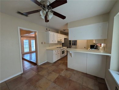 Opportunity awaits at 6142 Camway in Corpus Christi, Texas. This - photo 7