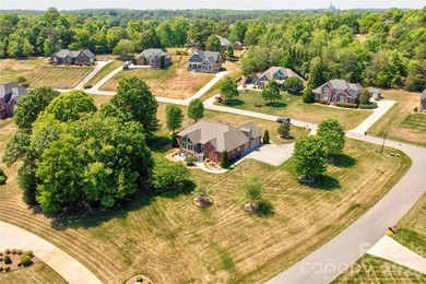 Gorgeous 3BR 2.5BA brick home on a corner lot in The Pointe - photo 5
