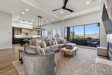 Single level with red rock & mountain views. Nestled in Sand - photo 5