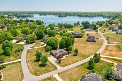 Gorgeous 3BR 2.5BA brick home on a corner lot in The Pointe - photo 8