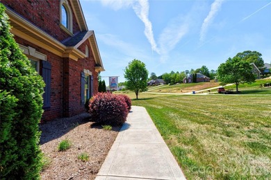 Gorgeous 3BR 2.5BA brick home on a corner lot in The Pointe - photo 9
